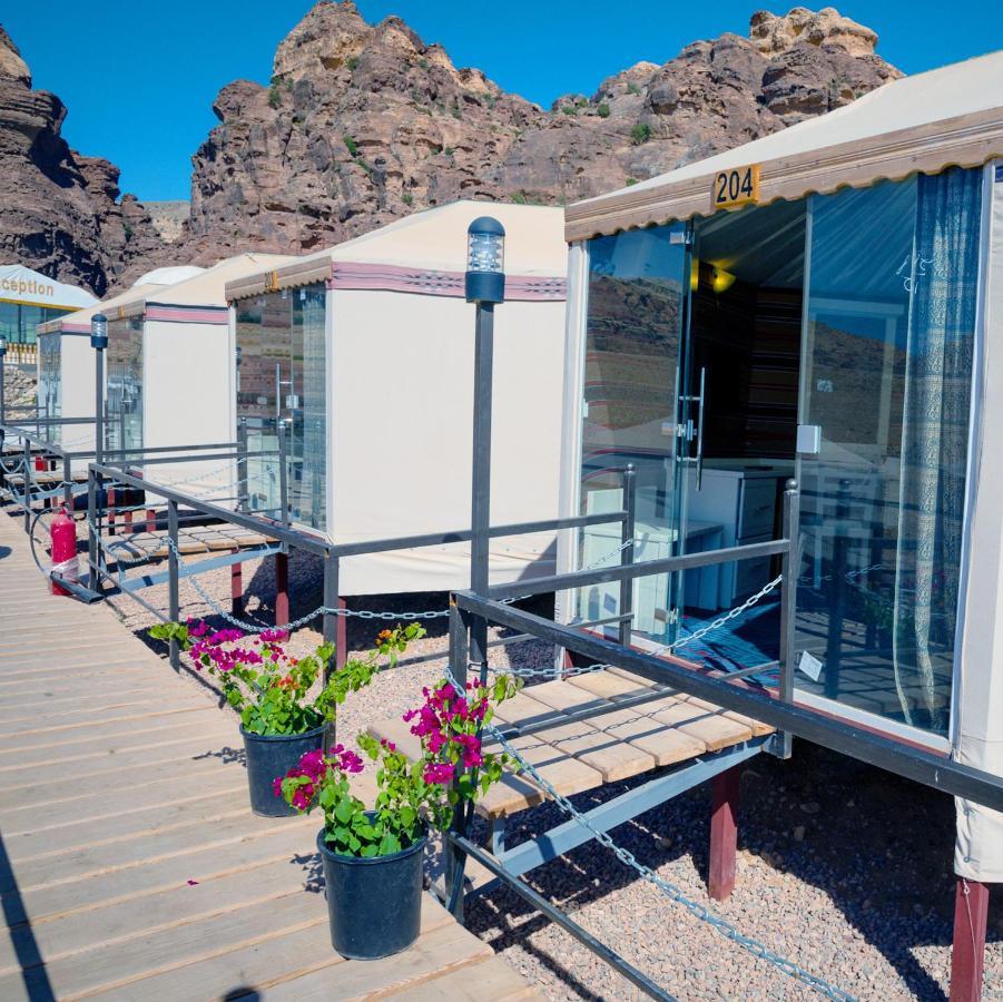 The Rock Camp Petra Hotel Wadi Musa Bagian luar foto
