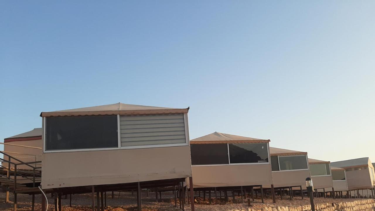 The Rock Camp Petra Hotel Wadi Musa Bagian luar foto