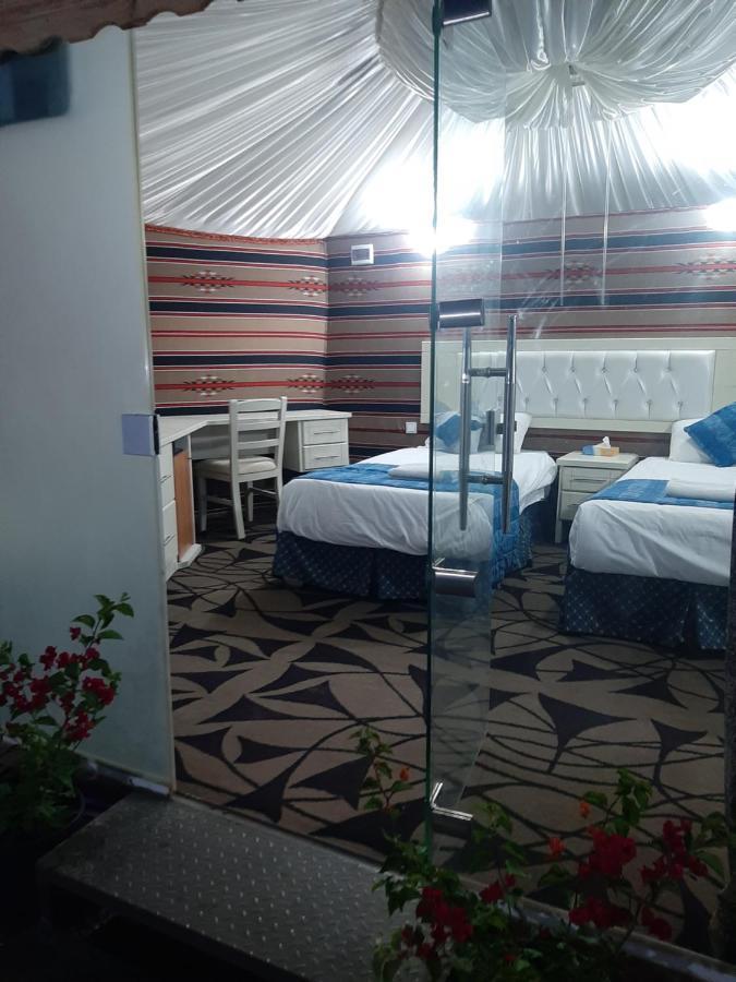 The Rock Camp Petra Hotel Wadi Musa Bagian luar foto