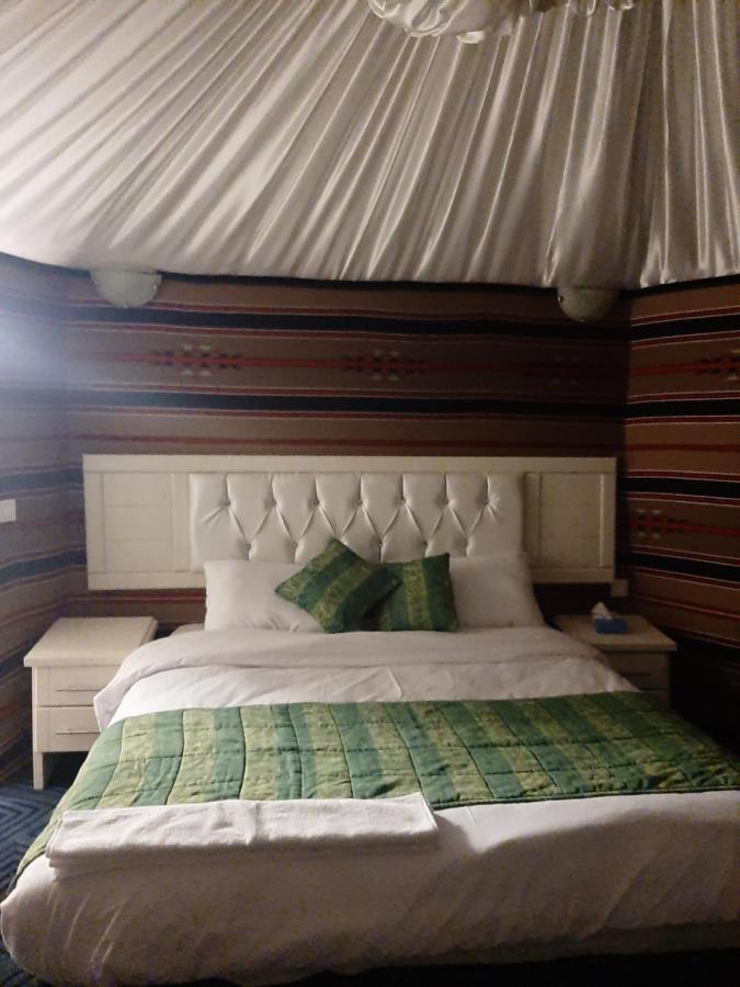 The Rock Camp Petra Hotel Wadi Musa Bagian luar foto