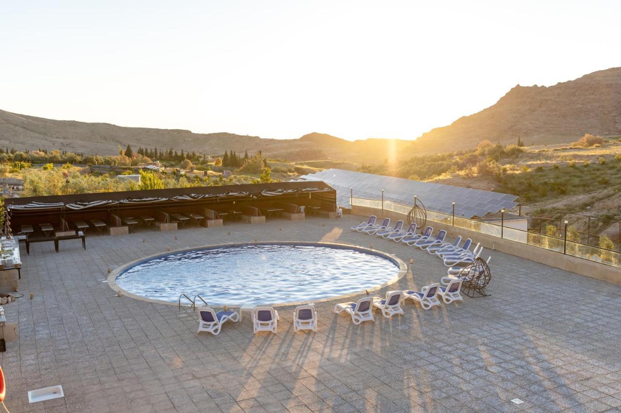 The Rock Camp Petra Hotel Wadi Musa Bagian luar foto
